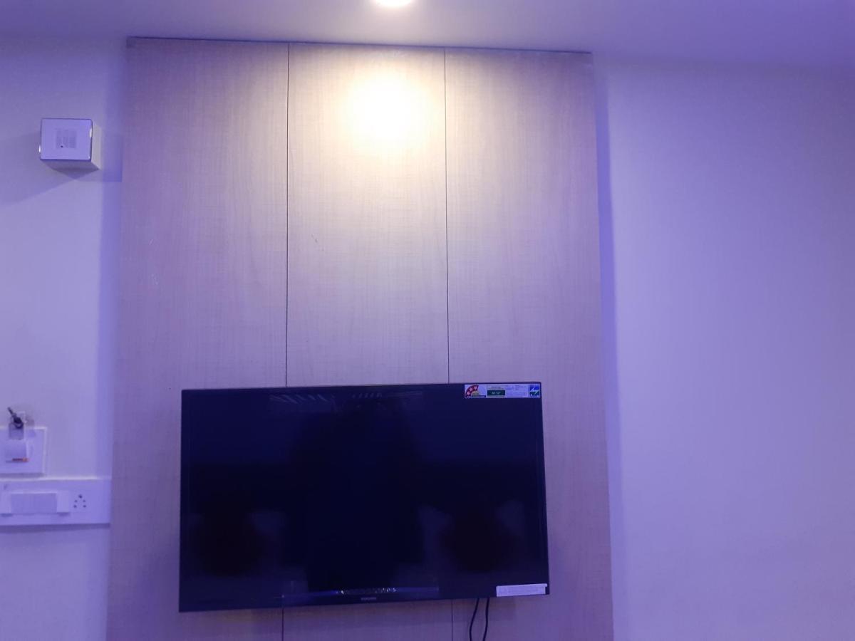 Hotel Delight Deluxe Pipra Dewās 外观 照片