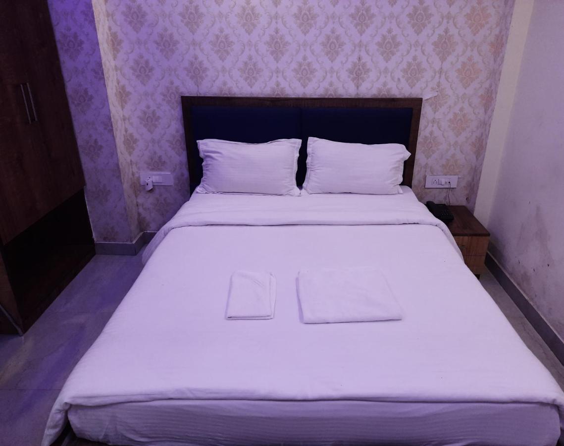 Hotel Delight Deluxe Pipra Dewās 外观 照片