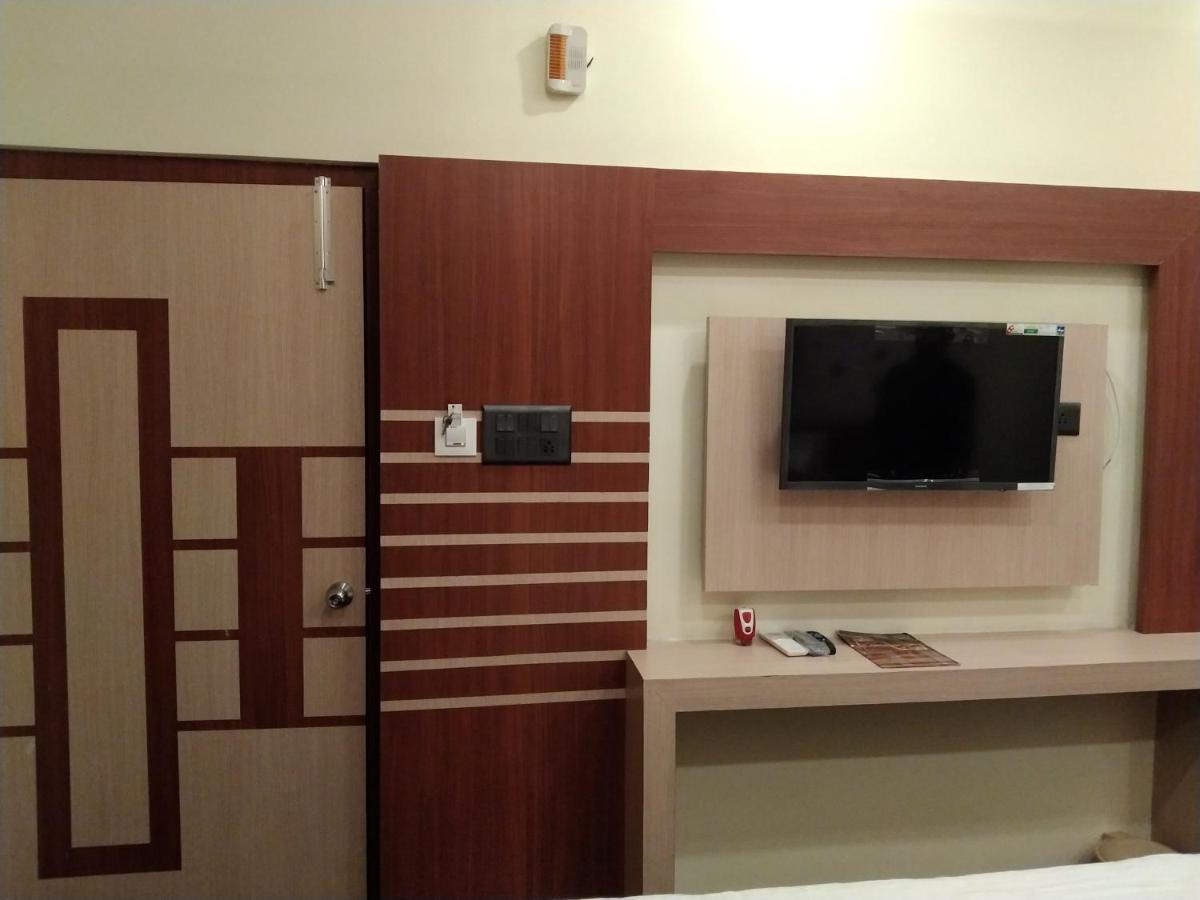 Hotel Delight Deluxe Pipra Dewās 外观 照片
