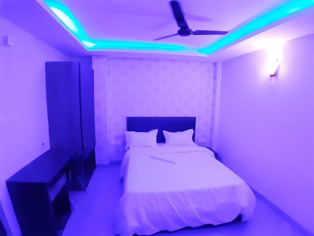 Hotel Delight Deluxe Pipra Dewās 外观 照片